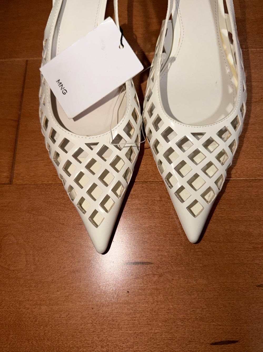 Mango Cream Pointed Slingback Cutout Flats - Picture 3 of 4